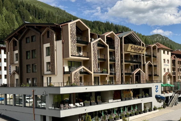 Apartment and Chalet
